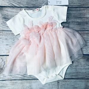 NWT Mai Li Rose floral bodysuit 3-6M